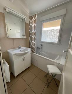 Lovely 46m with terrace - residence with pool - 3