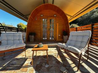 Small wooden paradise near the sea - 0