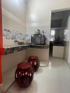 Stylish 3BR Furnished Apartment with Bathtub, AC & Balcony in Jigatola Near Dhanmondi - 4