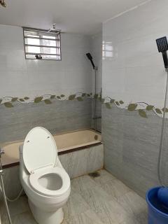 Stylish 3BR Furnished Apartment with Bathtub, AC & Balcony in Jigatola Near Dhanmondi - 4