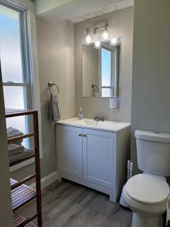 Winter Retreat & Summer Escape in Port Clinton - 6