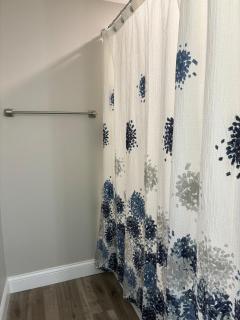 Winter Retreat & Summer Escape in Port Clinton - 4