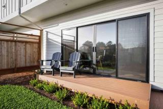 Lake & Laughter Unit 2 - 6