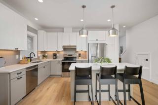 Lake & Laughter Unit 1 - 8