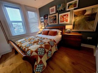 Stylish flat by the beach with stunning sea views - 7