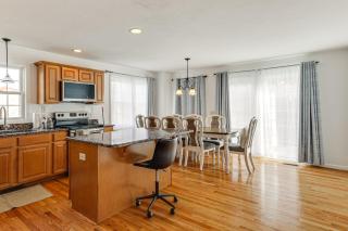 3 Mi to Dtwn Worcester! Spacious 2-Story Townhome! - 6