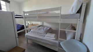 Family room in Zone 2 - 7