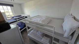 Family room in Zone 2 - 6