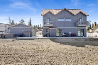 Golden Bear at Shay Meadows~ Relaxing Equestrian Estate w/ Hot Tub + Foosball - 1