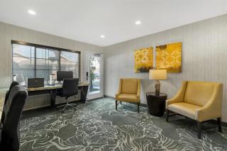 Best Western Plus Carriage Inn - 3