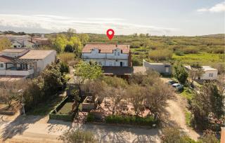 Cozy Apartment In Povljana With Wifi - 2