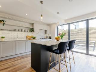 The Old Guest House - 5