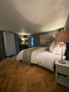 Harrogate Hidden Stay, Elegant central apartment with free parking - 9