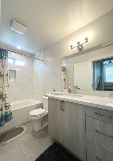 Cozy Home 3 Queen Beds - 4