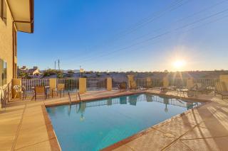 Balcony and Grill Beachfront Lake Havasu City Condo - 4