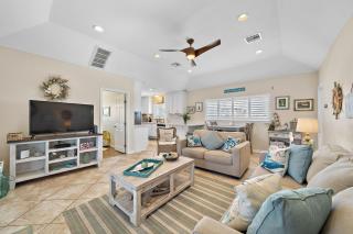 Purple Pelican Paradise - 5