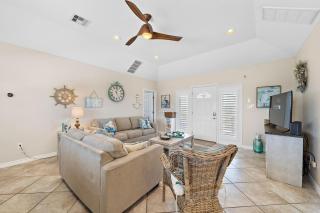 Purple Pelican Paradise - 4