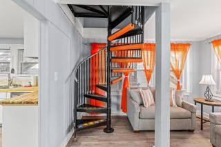 Runaway Bay - 3rd Row - Beach House - Crescent Beach - 3