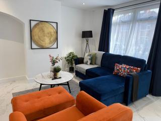 Bright Modern Mill Hill Home Free Parking and Garden - 4