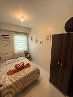 Urbanic Styled 2BR - City Views Unit - 1