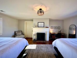 Manor House & Farm Stay - 8