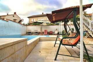 Apartments with swimming pool Valbandon, Fazana - 7257 - 1