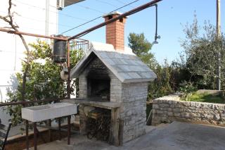 Apartments by the sea Necujam, Solta - 8647 - 1