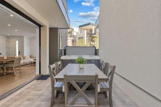 Salt and Sol townhouse - 8