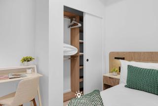 Coastal Apartment - Pool & Breezy Balcony - 3