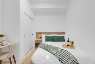 Coastal Apartment - Pool & Breezy Balcony - 8