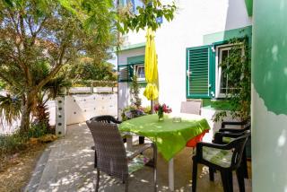 Apartments by the sea Vir - 22208 - 2