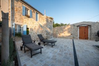 Holiday house with a parking space Vir - 23510 - 1