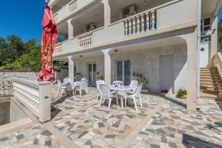 Apartments and rooms with parking space Podgora, Makarska - 23916 - 1
