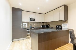 Hestia Travel Colindale - 3