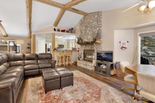 Modern Relaxation at Castle Glen Gem Big Bear Lake - 3