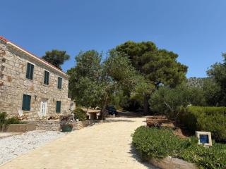 Seaside house for families with children Skrivena Luka, Lastovo - 24059 - 9