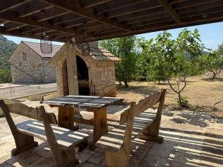 Seaside house for families with children Skrivena Luka, Lastovo - 24059 - 2