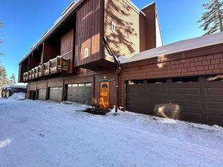 Cozy Cabin for 6 - Near Canyon Lodge & Slopes - Mammoth Lakes - 0