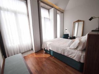 19th-Century Loft with Balcony & Garden - 7