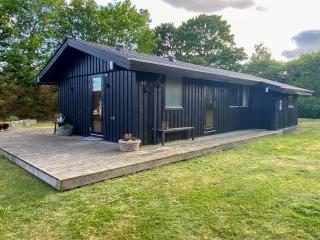 Beach House In Charming Hou - 0