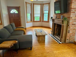 Jungle House Columbus Short North Downtown Free Parking - Near Convention Center & Nationwide Arena - 4BR Luxury Home - Sleeps 14 - Over 5,800 Five Star Stays - Columbus - 9