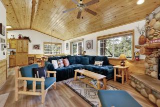 Lookout Lodge Family Chalet at Big Bear w/ Games - 4