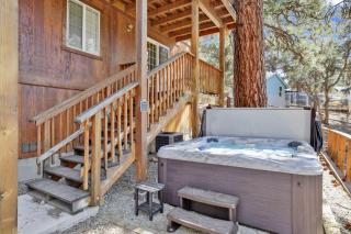 Lookout Lodge Family Chalet at Big Bear w/ Games - 8