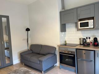 Lury's Studio Apartment - 1