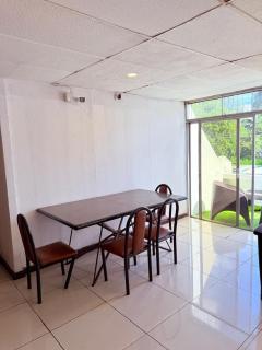 Hotel Urban Guest - 2