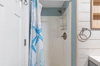 ONE More Sandy Day - 2BR 2BA Beach Condo, Sleeps 6 - 4