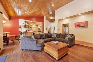 Four Happy Bears Group Resort Estate by Big Bear Vacations - 0