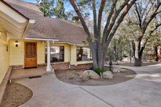 Bearfoot Lodge Relaxing Retreat at Big Bear Lake - 3