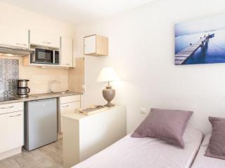 Studio Climatisé pour 3, Face Est, à 50m Plage et Proche Commerces - FR-1-466A-23 - 1