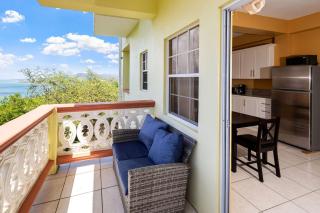 Oceanview • Mins to the Beach • Private BR Balcony - 9